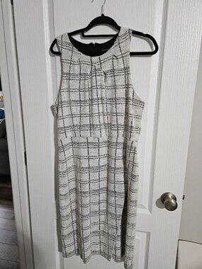 Women's Dress Bundle- Size Large 1